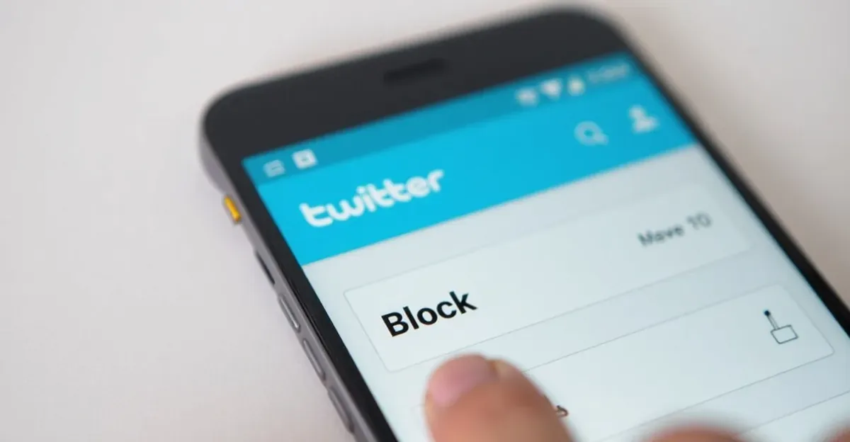 Jak zablokować kogoś na Twitterze? Praktyczny przewodnik