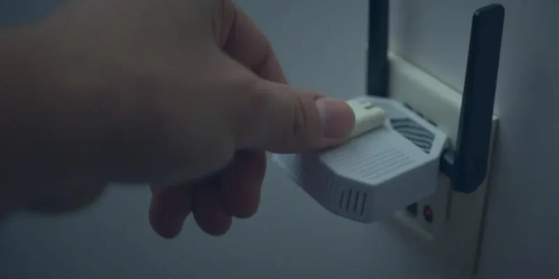 Jak zresetować router? Przewodnik po miękkim i twardym resecie